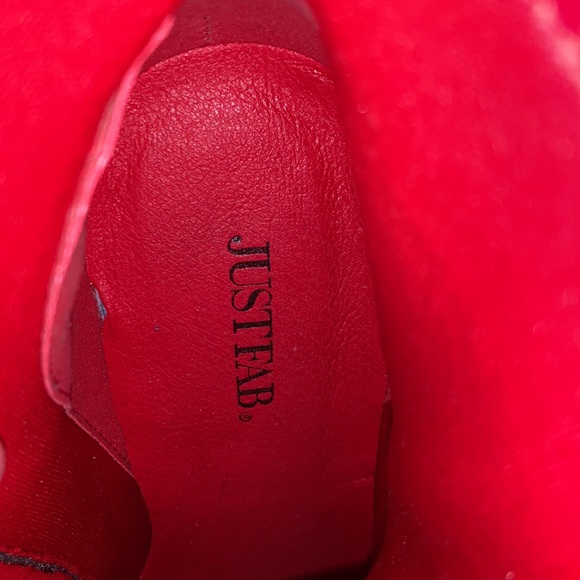 Red heels - Picture 2 of 2